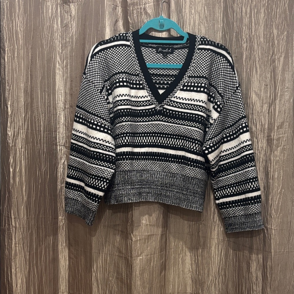 Marled Medium Black and White V-Neck Sweater